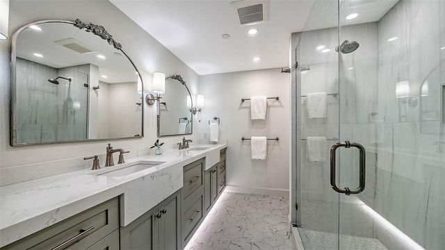 1102 BENJAMIN FRANKLIN DRIVE 810, Sarasota, FL 34236
