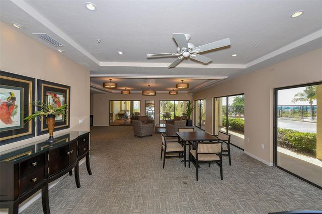 1102 BENJAMIN FRANKLIN DRIVE 810, Sarasota, FL 34236