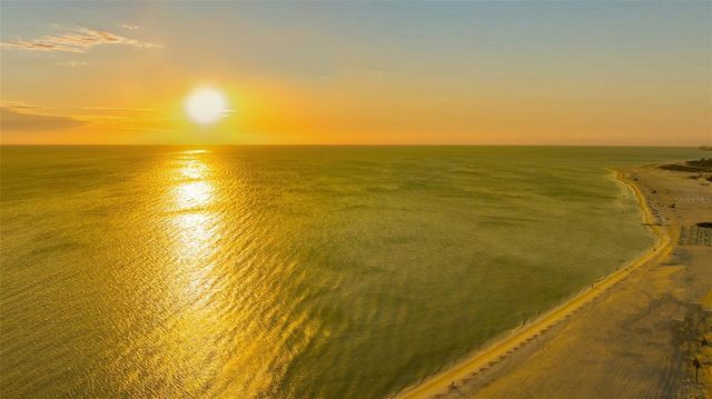 1102 BENJAMIN FRANKLIN DRIVE 810, Sarasota, FL 34236