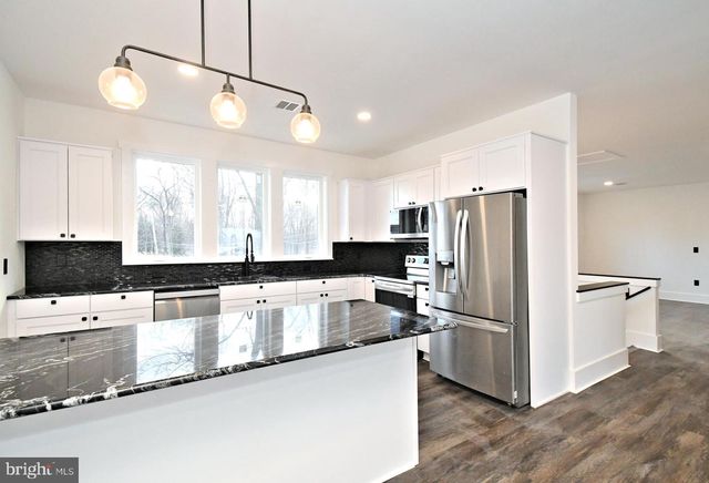 501 SKYLINE DR, Allentown, PA 18103