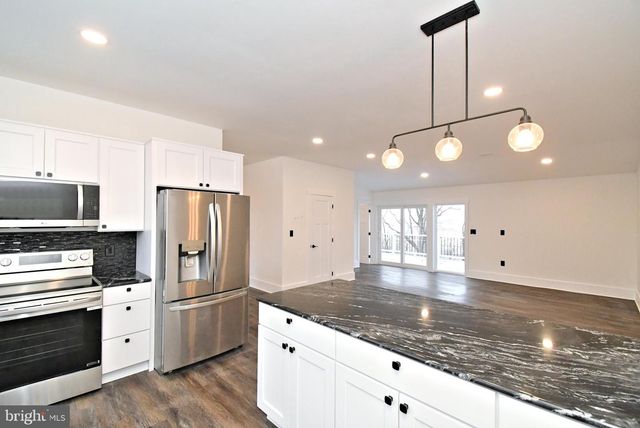 501 SKYLINE DR, Allentown, PA 18103