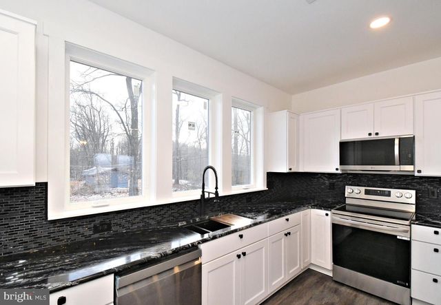 501 SKYLINE DR, Allentown, PA 18103