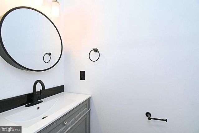 501 SKYLINE DR, Allentown, PA 18103