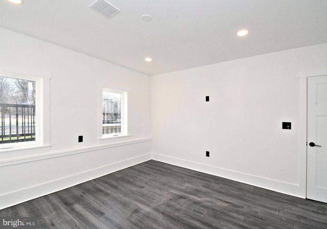 501 SKYLINE DR, Allentown, PA 18103