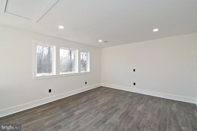 501 SKYLINE DR, Allentown, PA 18103