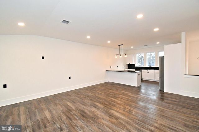 501 SKYLINE DR, Allentown, PA 18103