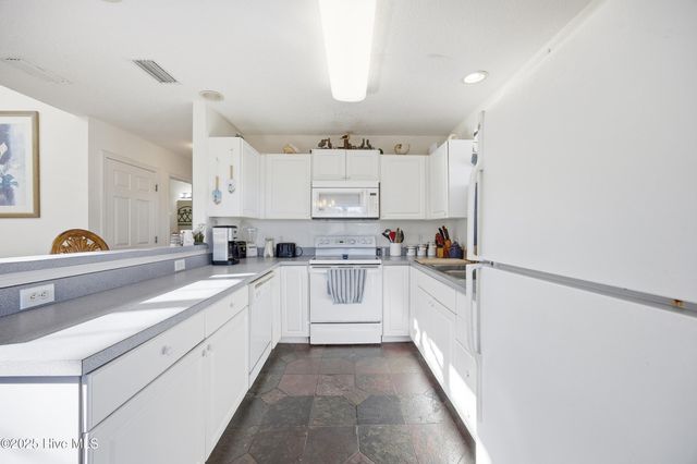 411 26th Avenue N, North Myrtle Beach, SC 29582