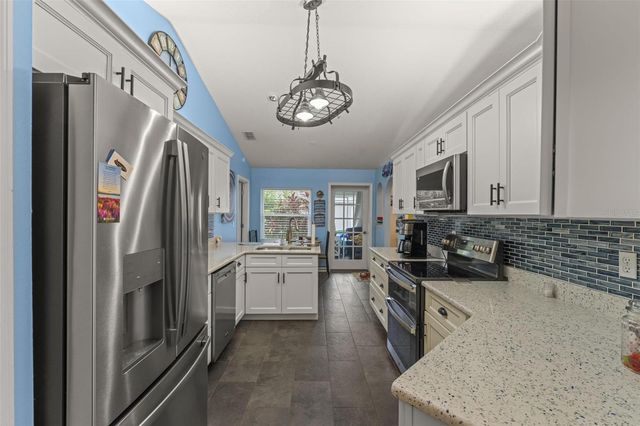 11218 FOUNTAIN LAKE BOULEVARD, Leesburg, FL 34788