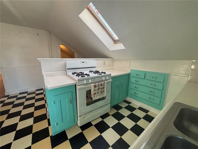 712 Hope Street 3, Bristol, RI 02809