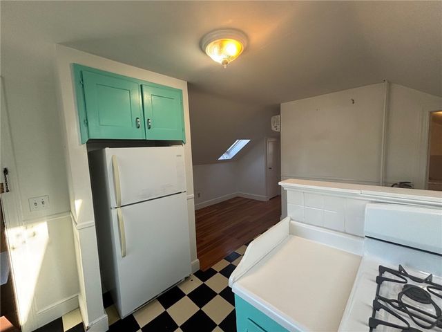 712 Hope Street 3, Bristol, RI 02809