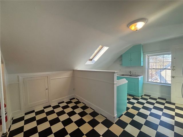 712 Hope Street 3, Bristol, RI 02809