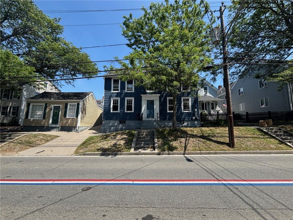 712 Hope Street 3, Bristol, RI 02809