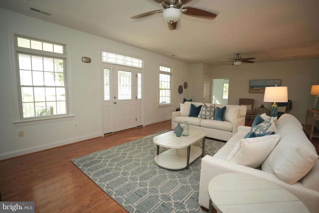 Image 12 of property listing at 16460 SAYRE POINT LN, Piney Point, MD 20674