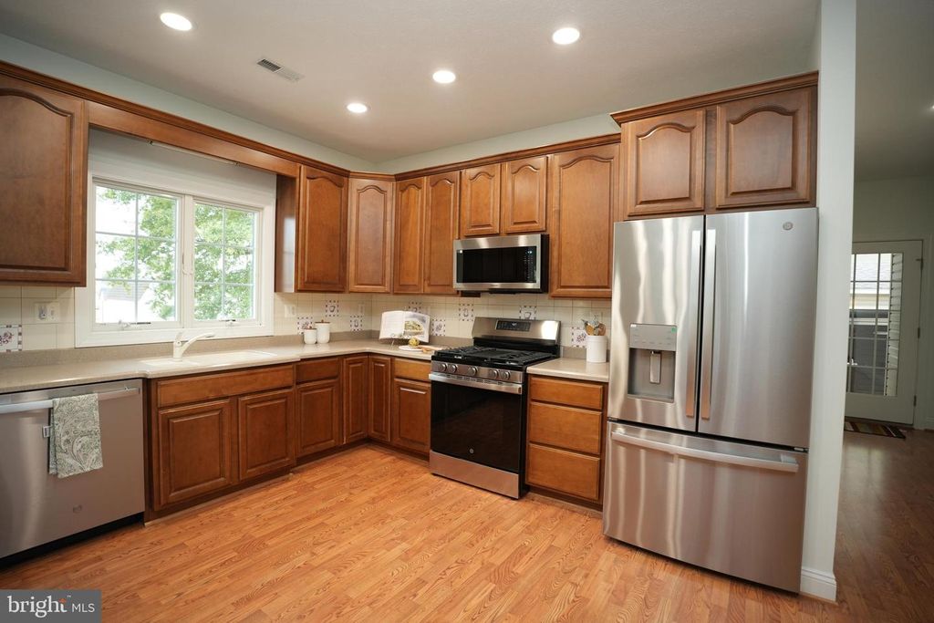 Image 18 of property listing at 16460 SAYRE POINT LN, Piney Point, MD 20674