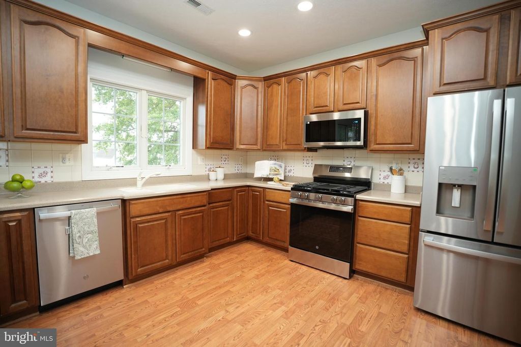 Image 20 of property listing at 16460 SAYRE POINT LN, Piney Point, MD 20674