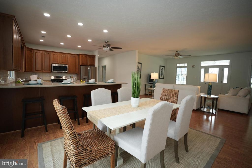 Image 24 of property listing at 16460 SAYRE POINT LN, Piney Point, MD 20674