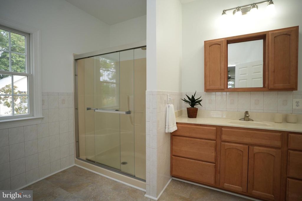 Image 28 of property listing at 16460 SAYRE POINT LN, Piney Point, MD 20674