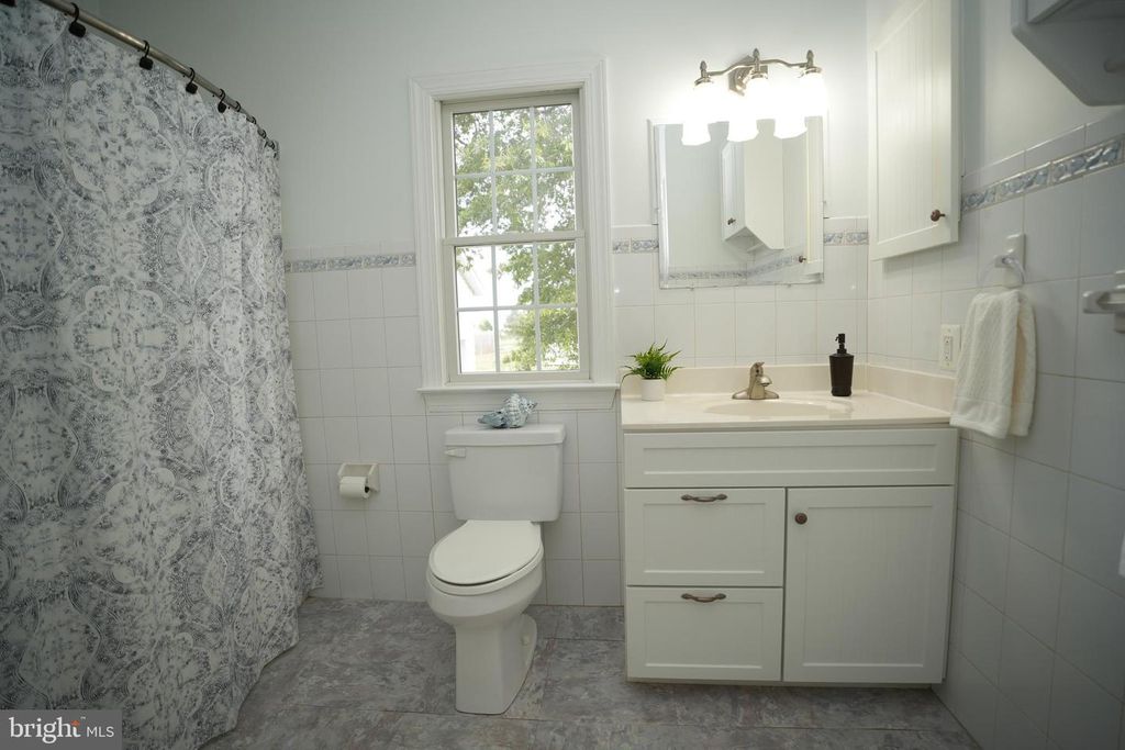 Image 32 of property listing at 16460 SAYRE POINT LN, Piney Point, MD 20674