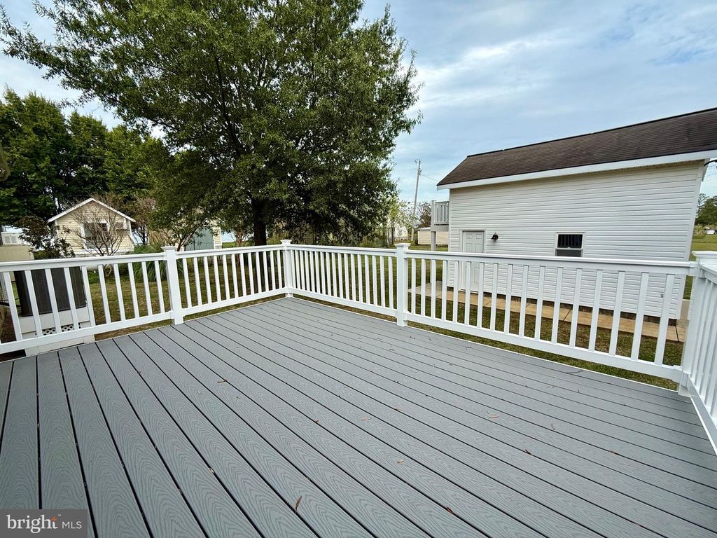 Image 35 of property listing at 16460 SAYRE POINT LN, Piney Point, MD 20674