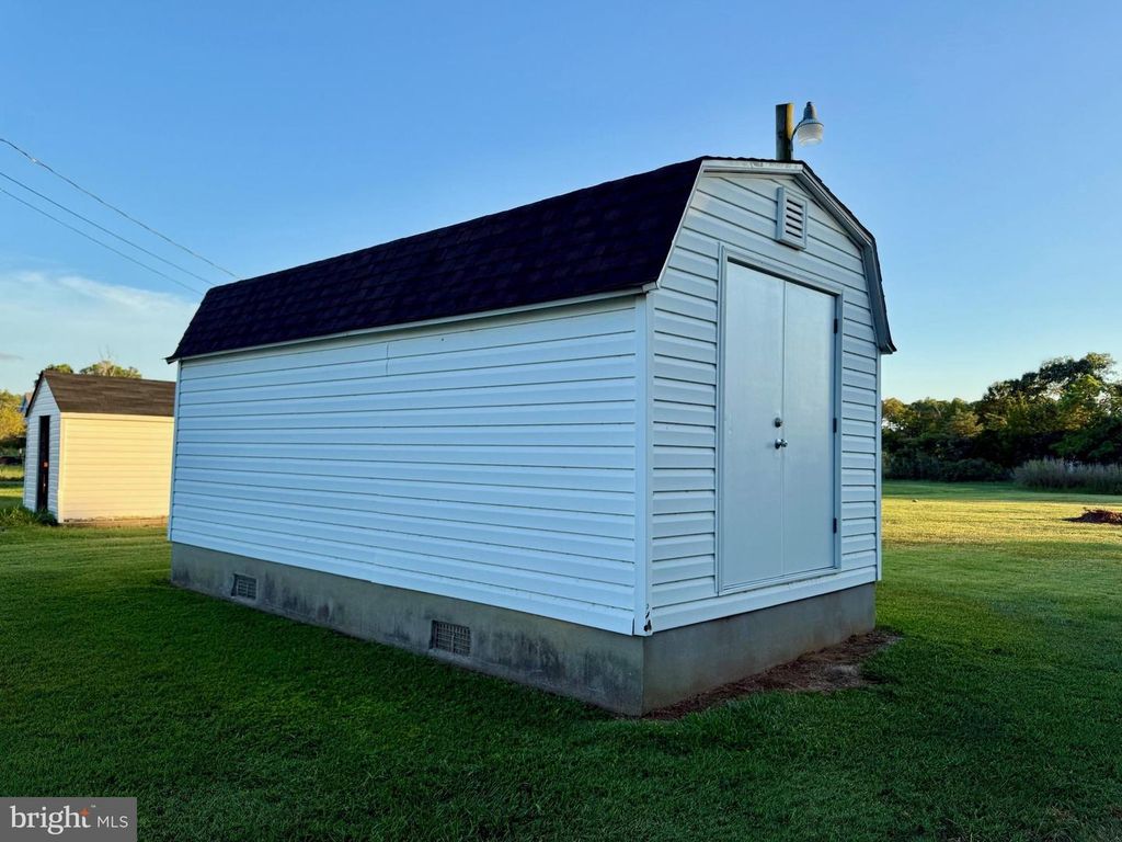 Image 37 of property listing at 16460 SAYRE POINT LN, Piney Point, MD 20674