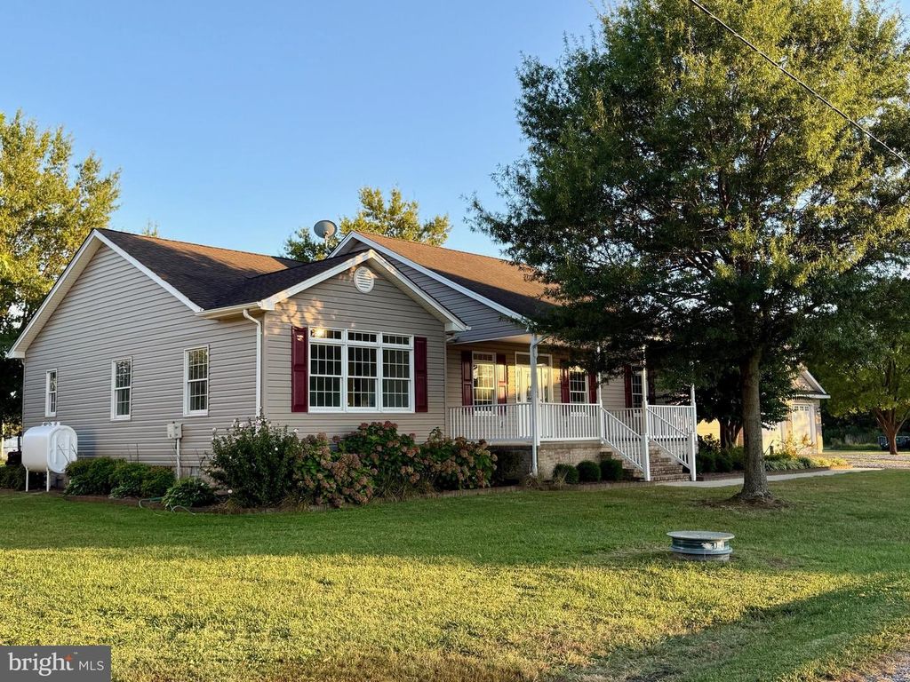 Image 45 of property listing at 16460 SAYRE POINT LN, Piney Point, MD 20674