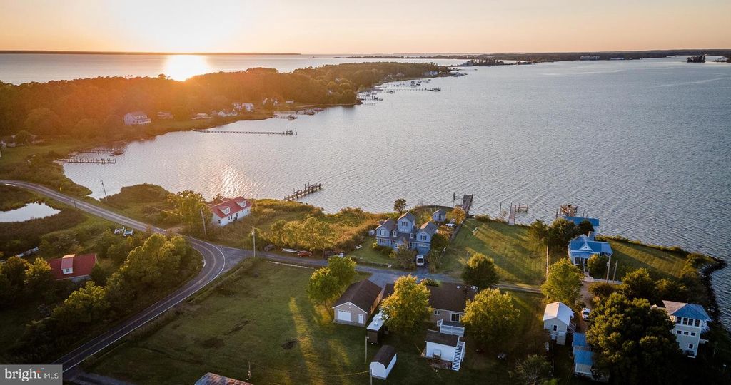 Image 53 of property listing at 16460 SAYRE POINT LN, Piney Point, MD 20674