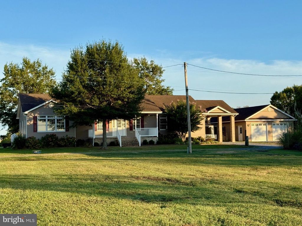 Image 6 of property listing at 16460 SAYRE POINT LN, Piney Point, MD 20674