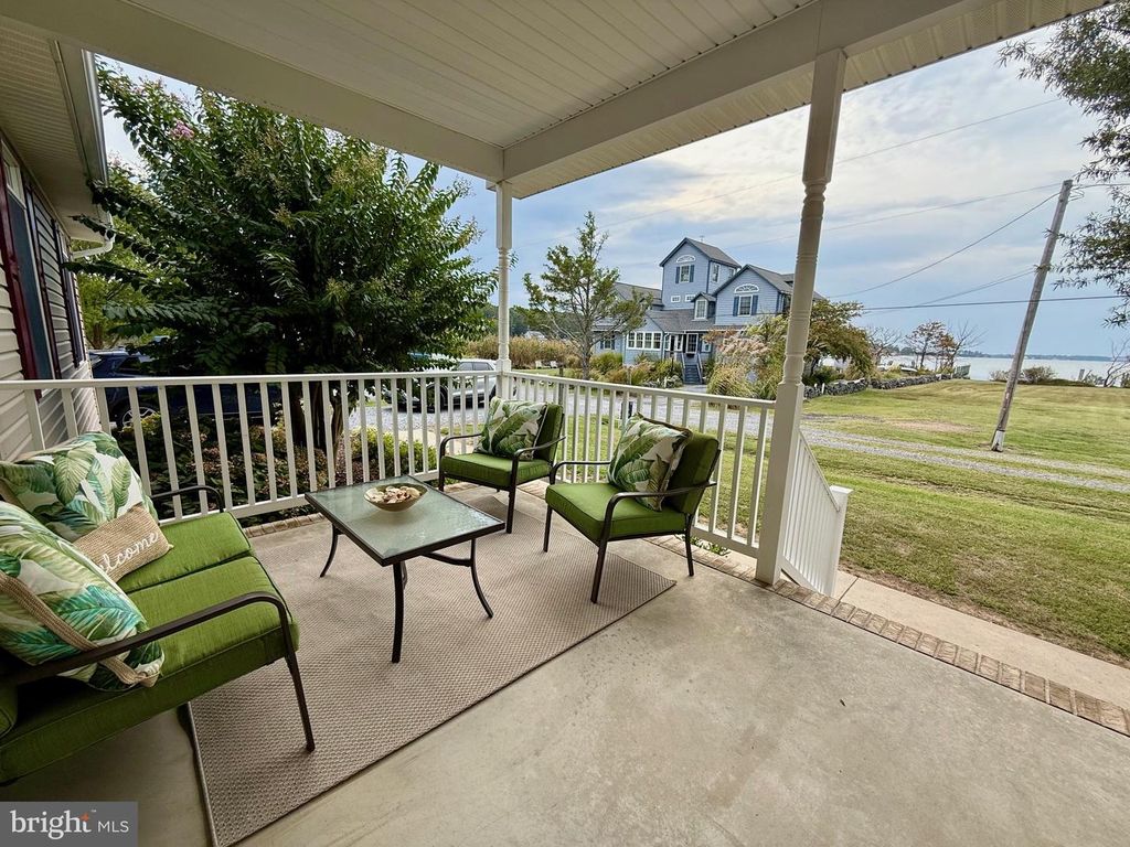 Image 8 of property listing at 16460 SAYRE POINT LN, Piney Point, MD 20674