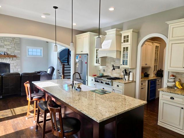 6701 Sunset Avenue, Countryside, IL 60525