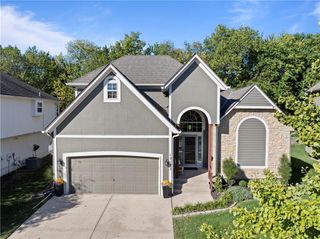 12182 S PRAIRIE CREEK Parkway, Olathe, KS 66061