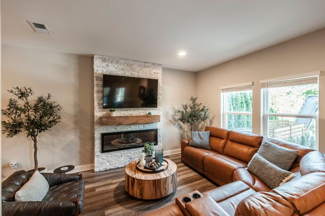 1705 Boardwalk Pl, Gallatin, TN 37066