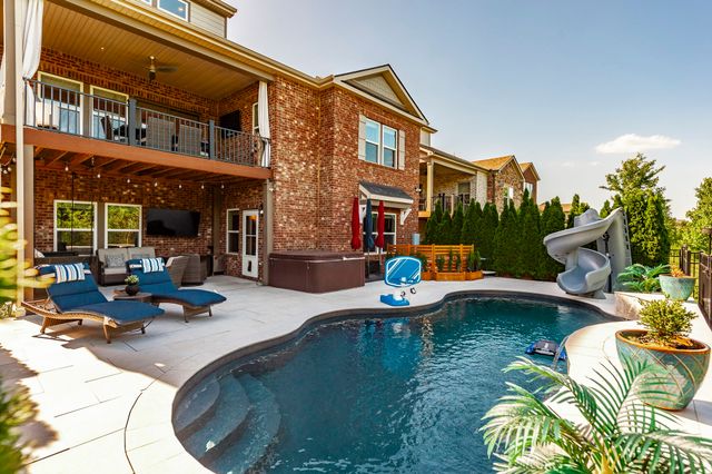 1705 Boardwalk Pl, Gallatin, TN 37066