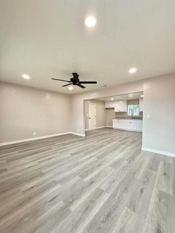 Image 3 of property listing at 9762 S Shaft Avenue, Selma, CA 93662