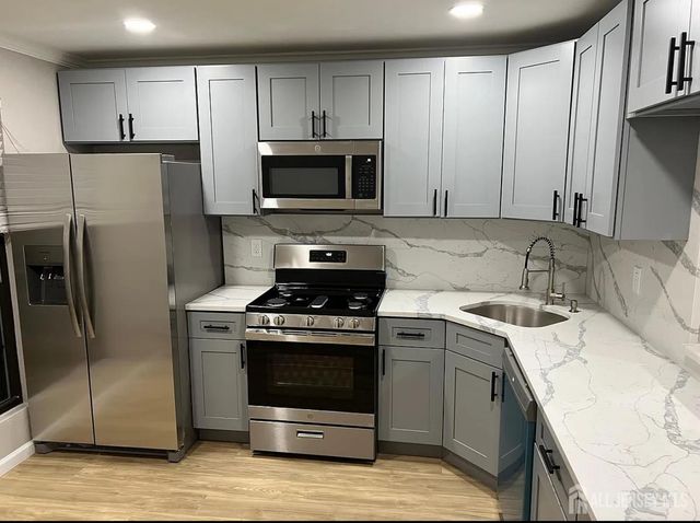 269 Bromley Place, East Brunswick, NJ 08816
