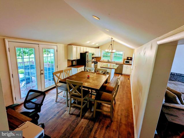 1719 JEFFERSON RD, Spring Grove, PA 17362