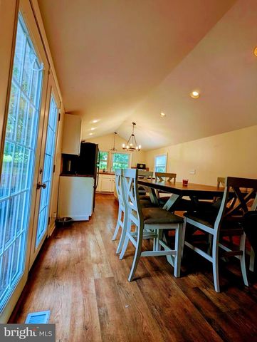 1719 JEFFERSON RD, Spring Grove, PA 17362