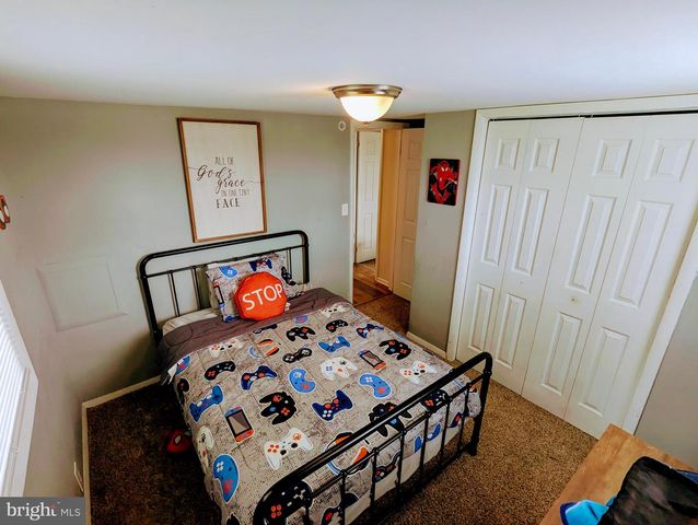 1719 JEFFERSON RD, Spring Grove, PA 17362