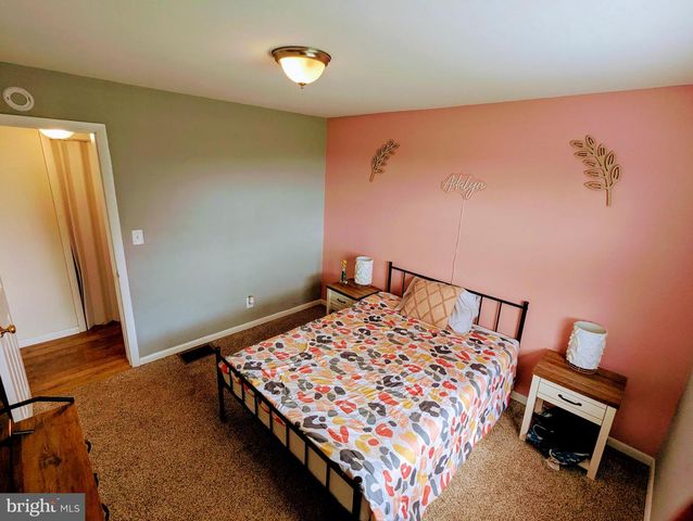 1719 JEFFERSON RD, Spring Grove, PA 17362