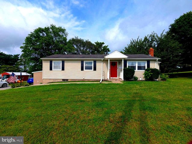 1719 JEFFERSON RD, Spring Grove, PA 17362