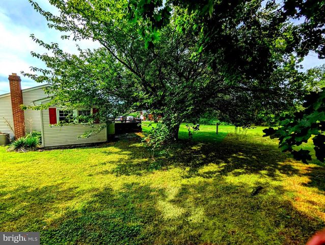 1719 JEFFERSON RD, Spring Grove, PA 17362