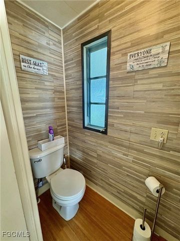 892 Homestead DR, North Fort Myers, FL 33917