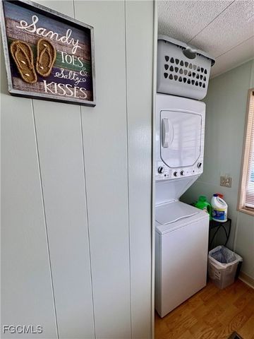 892 Homestead DR, North Fort Myers, FL 33917