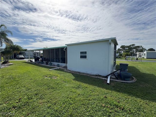 892 Homestead DR, North Fort Myers, FL 33917