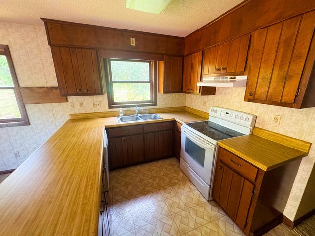 17 Kere Trace, Cherokee Village, AR 72529