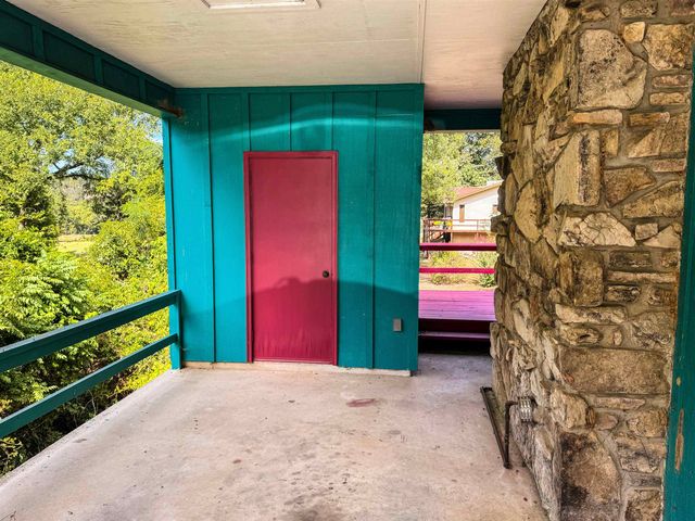 17 Kere Trace, Cherokee Village, AR 72529