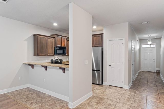 8868 Brown Pelican Cir, Navarre, FL 32566