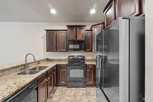 8868 Brown Pelican Cir, Navarre, FL 32566