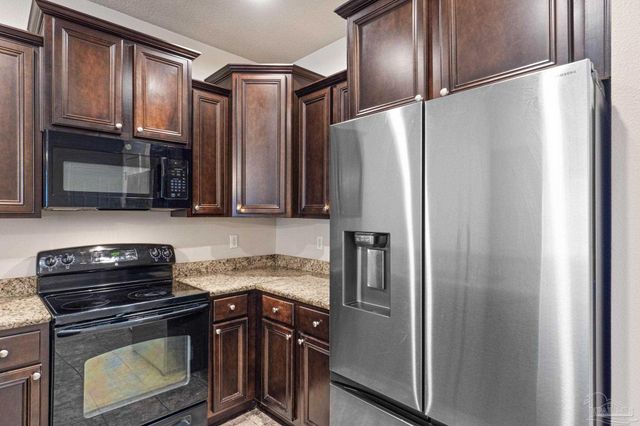 8868 Brown Pelican Cir, Navarre, FL 32566