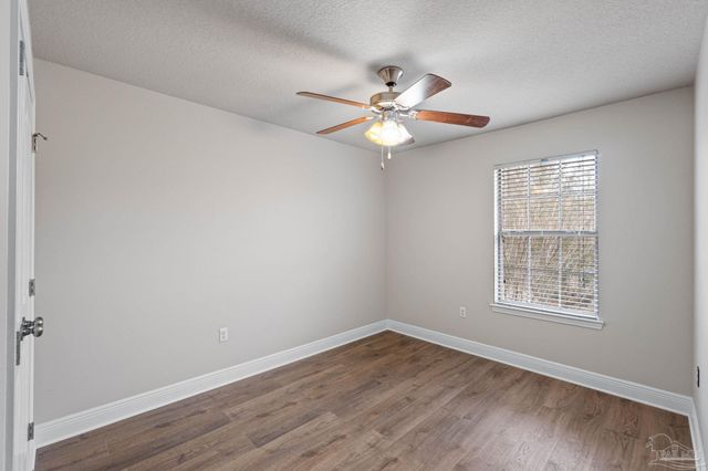 8868 Brown Pelican Cir, Navarre, FL 32566