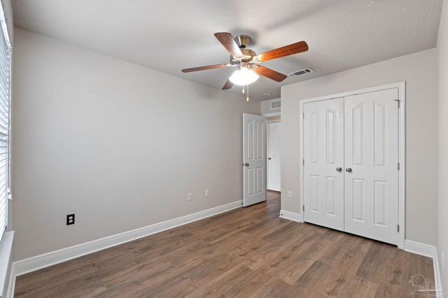 8868 Brown Pelican Cir, Navarre, FL 32566